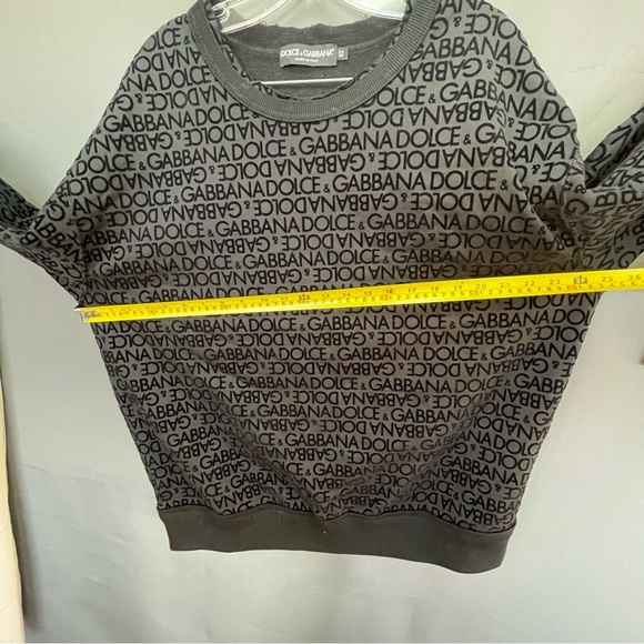 DOLCE & GABBANA black crewneck with velvet like lettering raw hem neckline - Picture 3 of 9